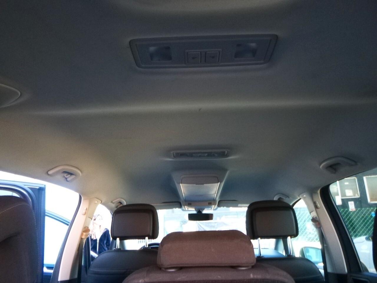 Volkswagen Touran 1.6 TDI 115 CV SCR DSG Executive BlueMotion Tech. 7 POSTI