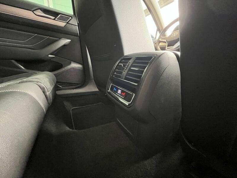 Volkswagen Passat Variant 2.0 TDI Executive 4Motion 200 CV DSG