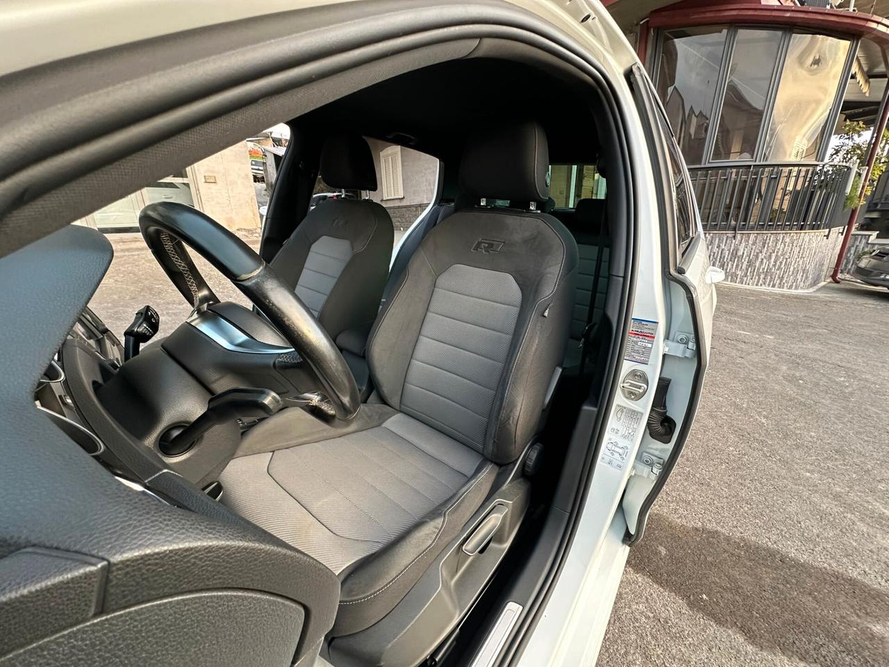 Volkswagen Golf 2.0 TDI 150 CV ALLESTIMENTO R-LINE