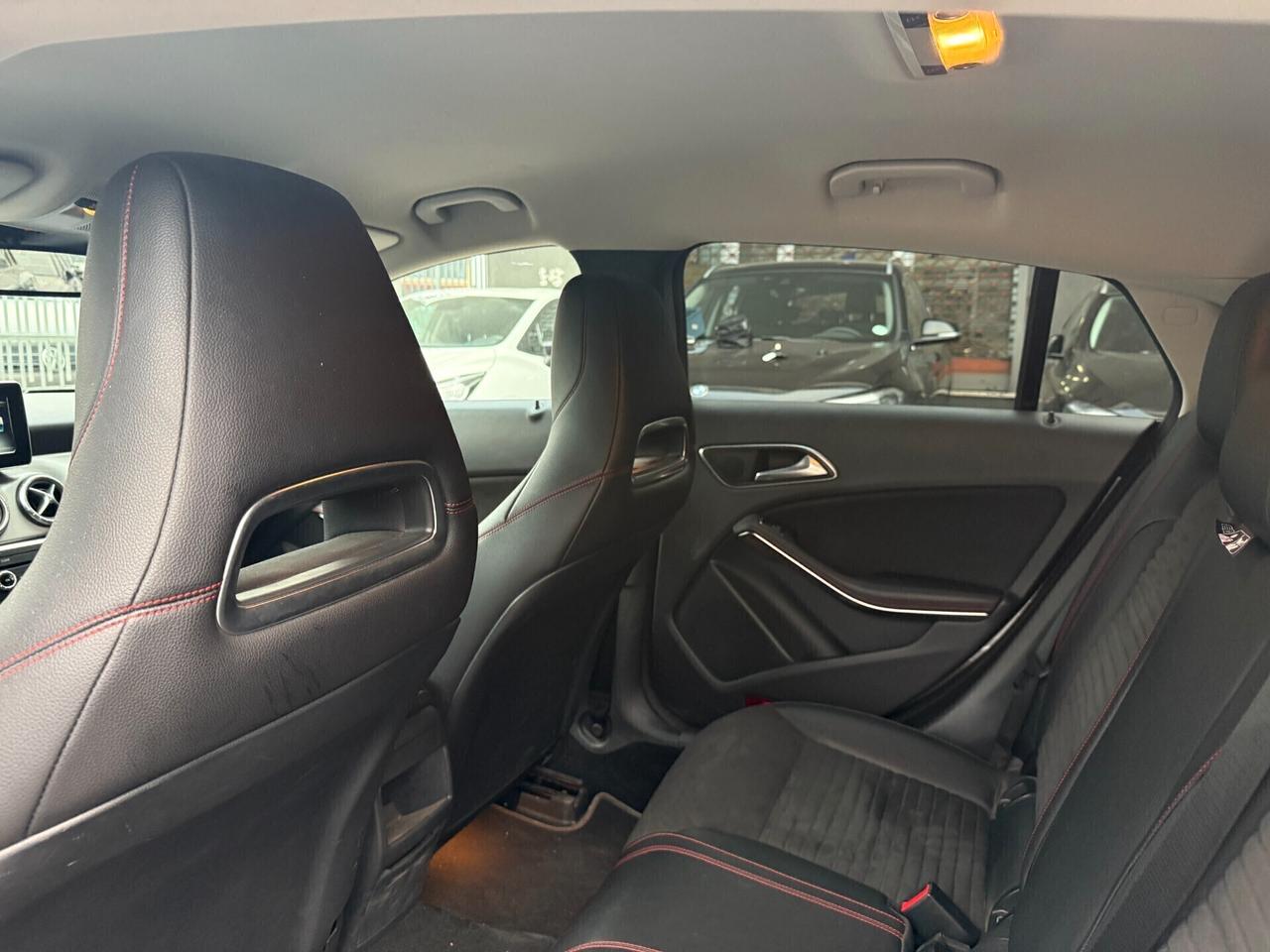 Mercedes-Benz CLA 200 Shooting Brake d Premium 4matic