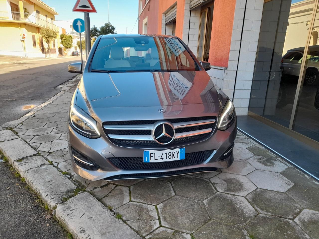 MERCEDES B 180 D SPORT LED/NAVI