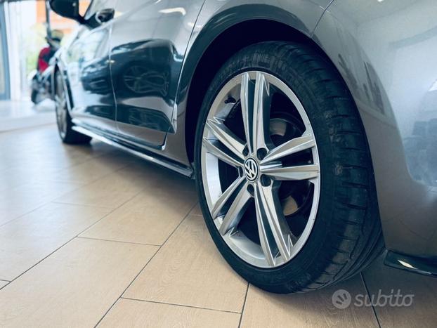 VOLKSWAGEN Golf 1.5 TSI 150 CV - Highline R-Line