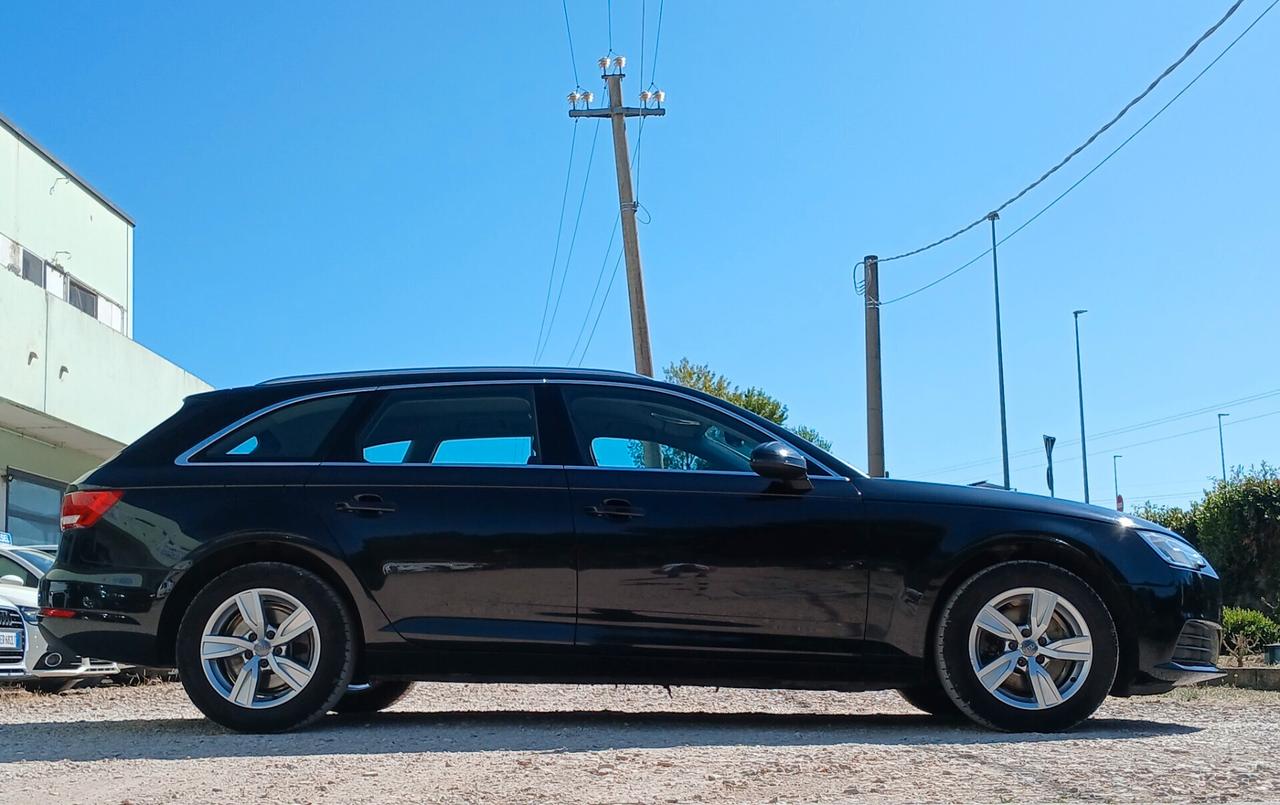 Audi A4 2.0 TDI 122 CV S tronic Sport