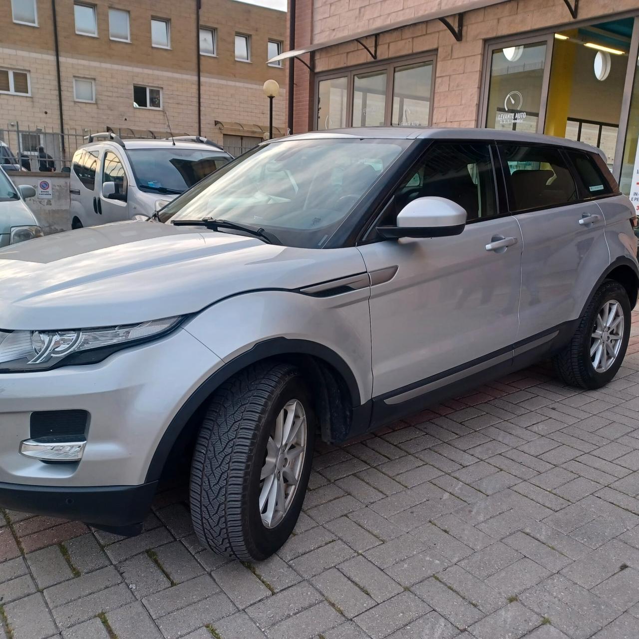 141708 KM EVOQUE 2.2 BRITISH EDITION 4X4 AUTOM