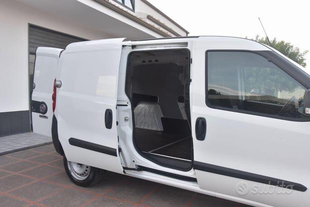 Fiat Doblo 1.6 mtj 105cv Maxi 3 posti