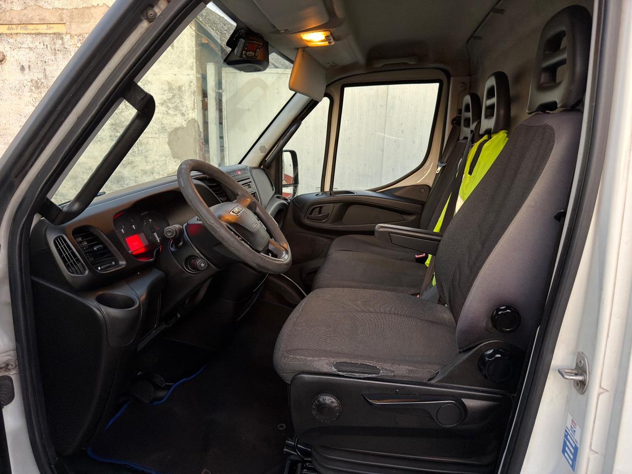 Iveco Daily Automatico 2.3 d 130cv con Frigo