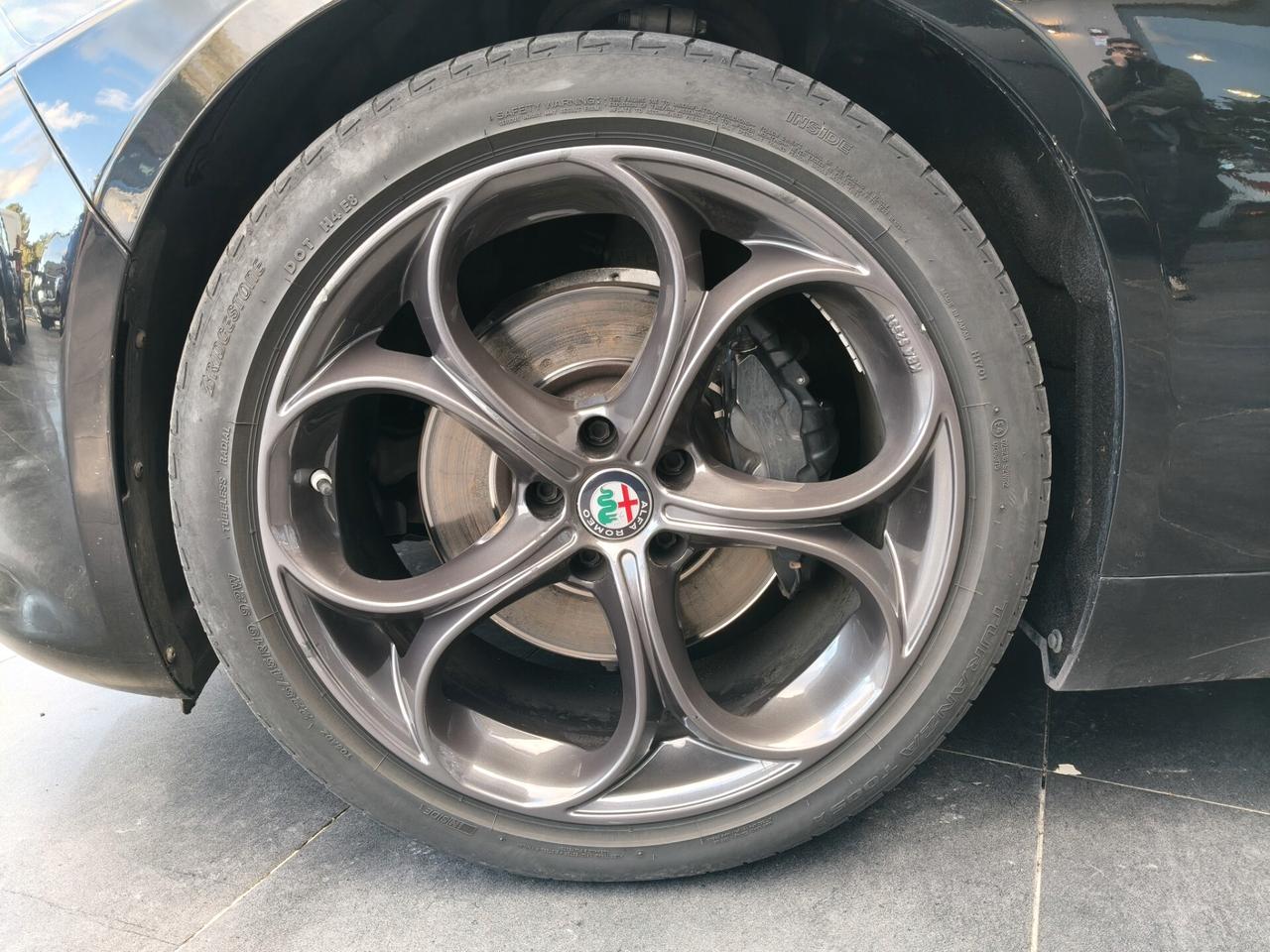 Alfa Romeo Giulia 2.0 Turbo 280 CV AT8 AWD Q4 Veloce