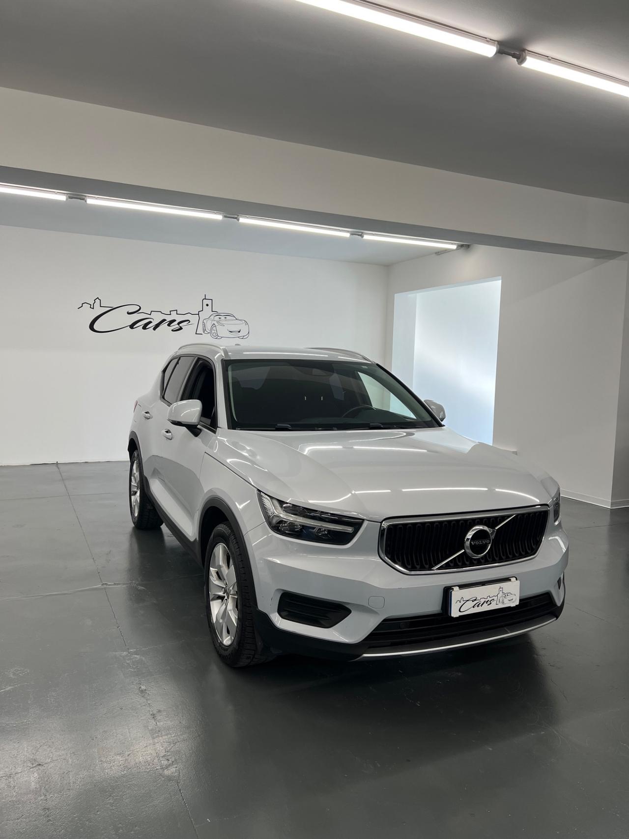 Volvo XC40 D4 AWD Geartronic Momentum