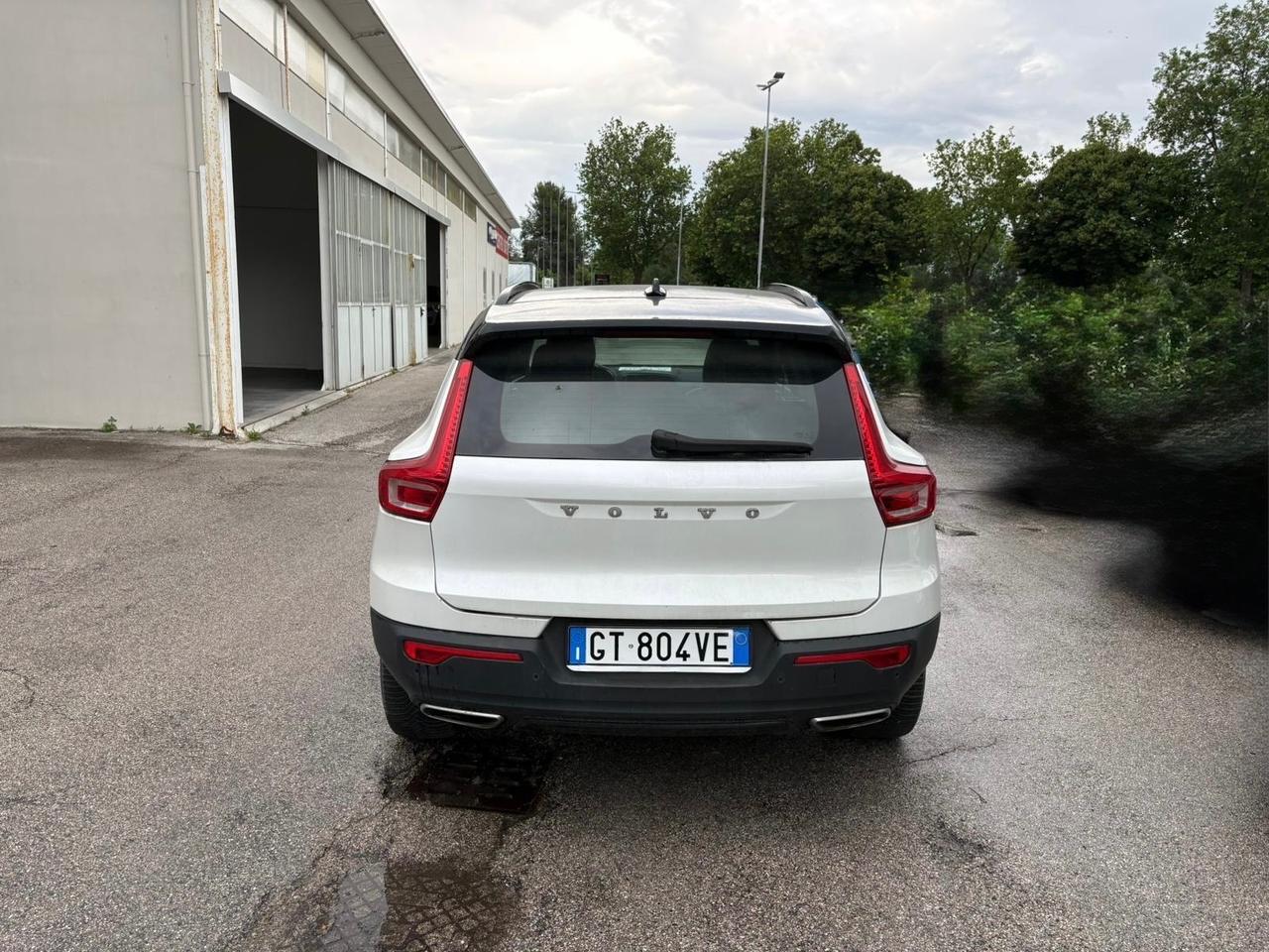 Volvo XC40 2.0 190 CvD4 AWD Geartronic R-design