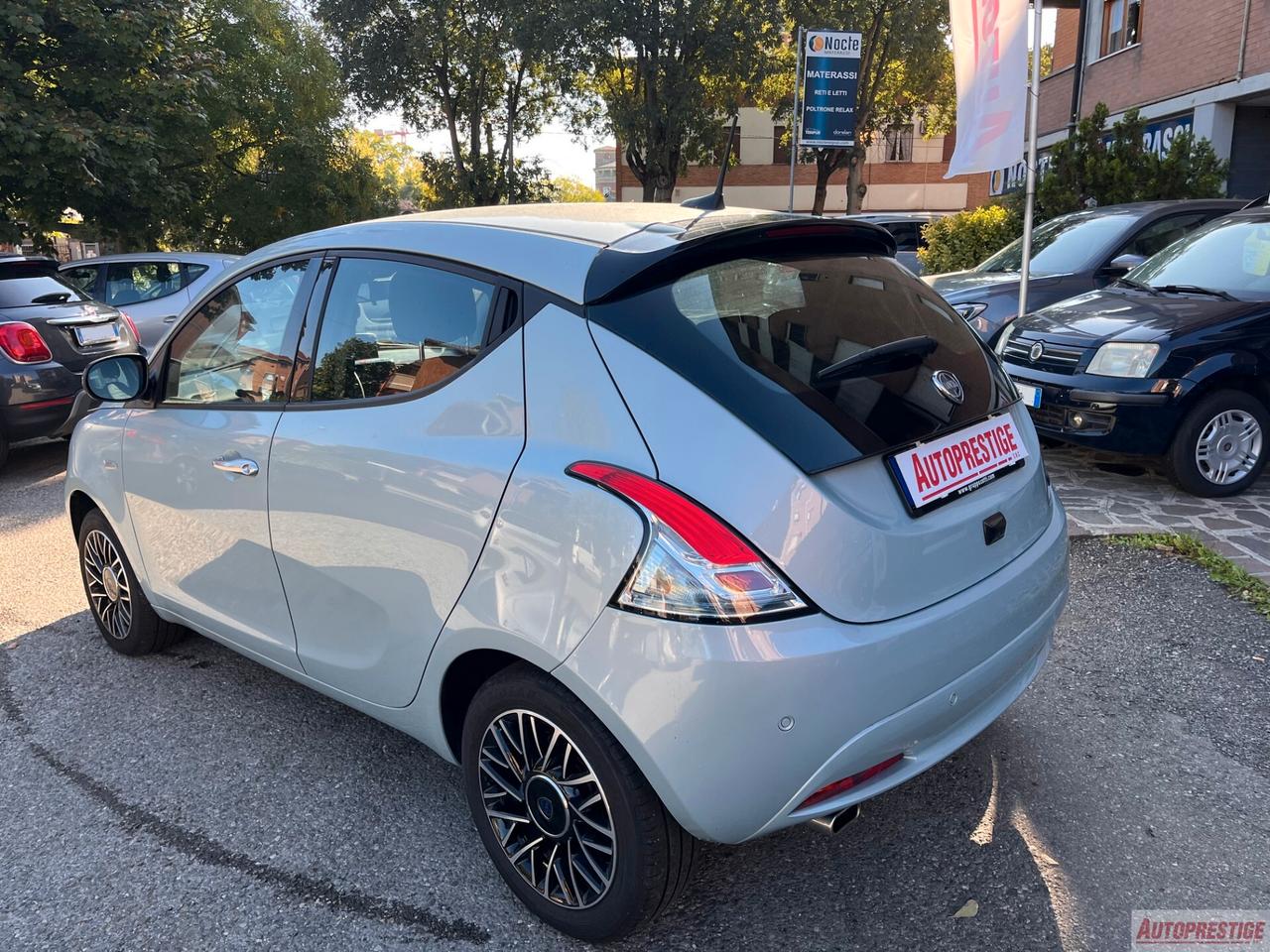 Lancia Ypsilon 1.0 FireFly 5 porte S&S Hybrid Gold Plus