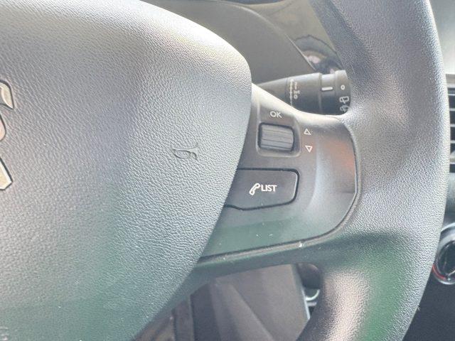 PEUGEOT 208 1.0 VTi 68 CV 5 porte OK NEOPATENTATI EURO 5B BENZ