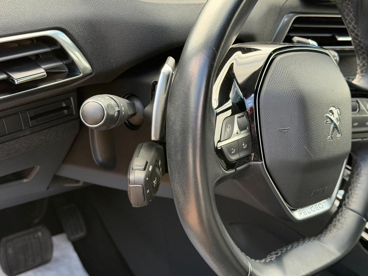 Peugeot 3008 1.5 BLUEHDI 130 cv. AT8 ALLURE (Nav)