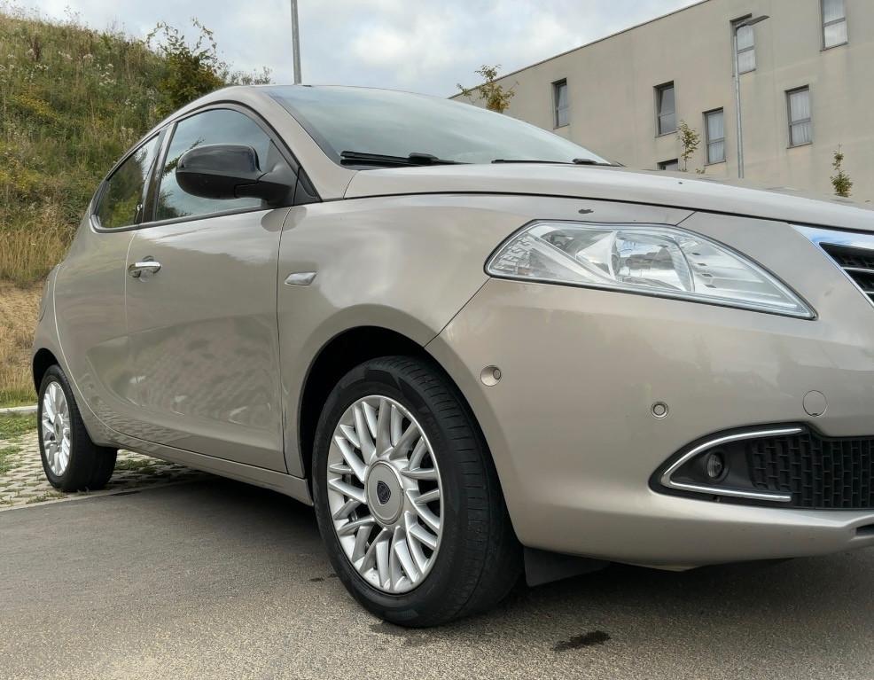 Lancia Ypsilon 1.2 69 CV 5 porte Gold-full-
