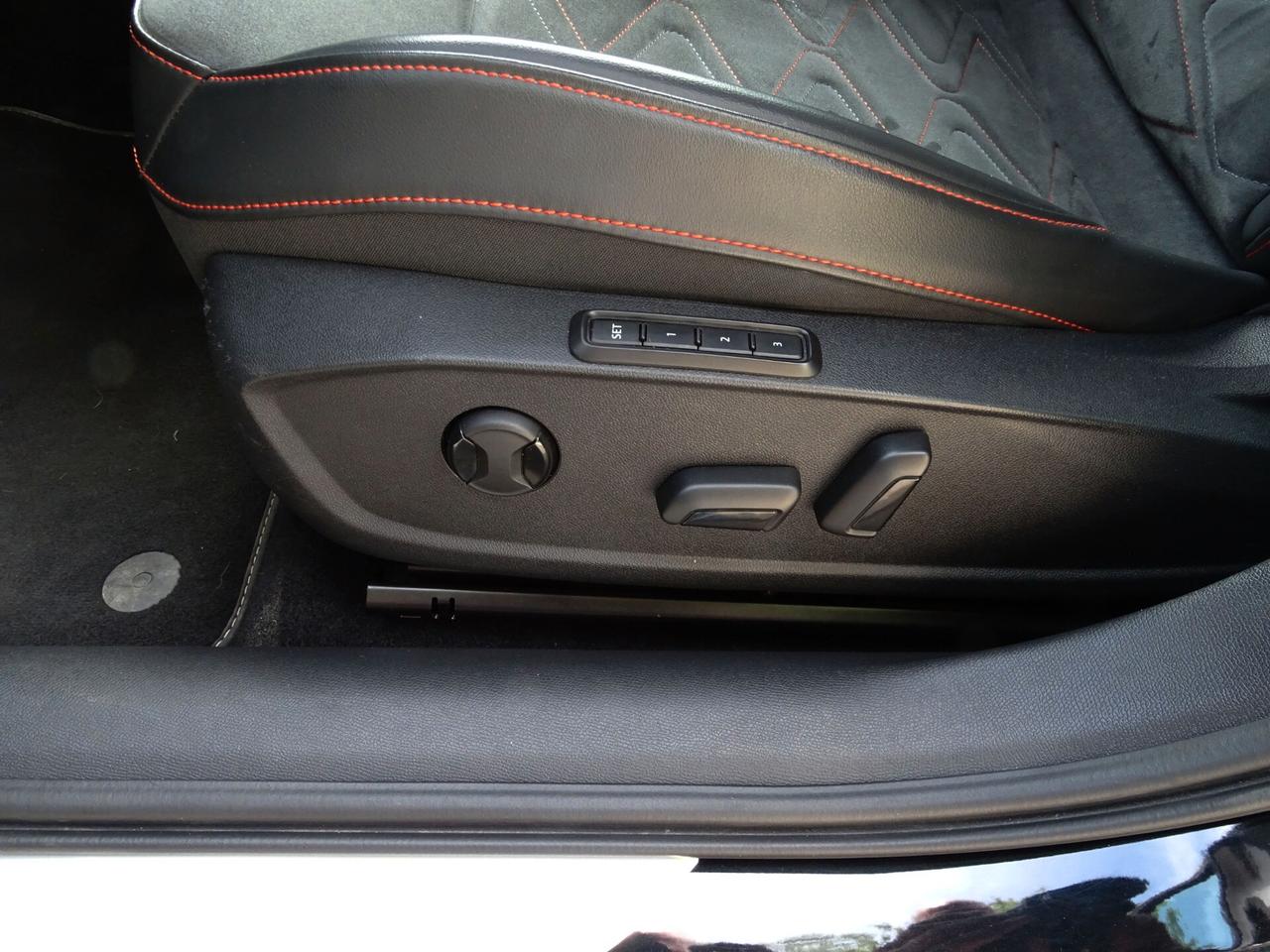 SEAT Leon 1.4 e-HYBRID 204 CV DSG FR PLUG IN *UNIPRO*