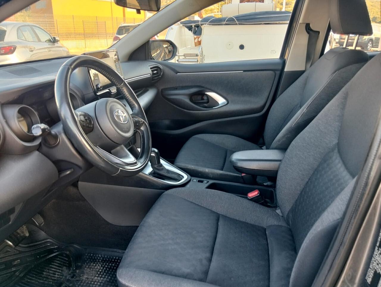 Toyota Yaris 1.5 Hybrid 5P Lounge - 2020
