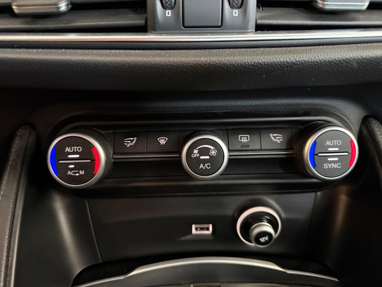 Alfa Romeo Stelvio 2.2 Turbodiesel 180 CV AT8 RWD Business