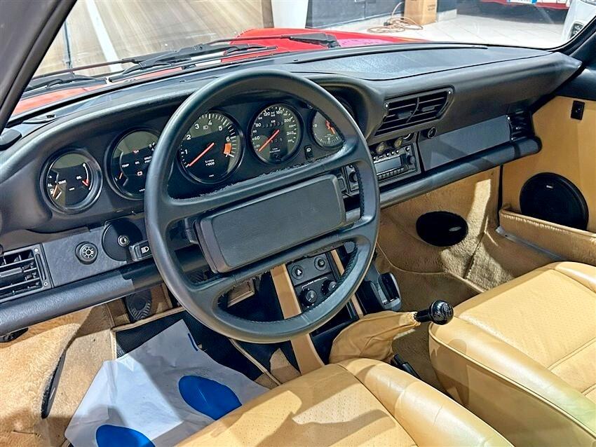 Porsche 911 Carrera 3.2 Targa