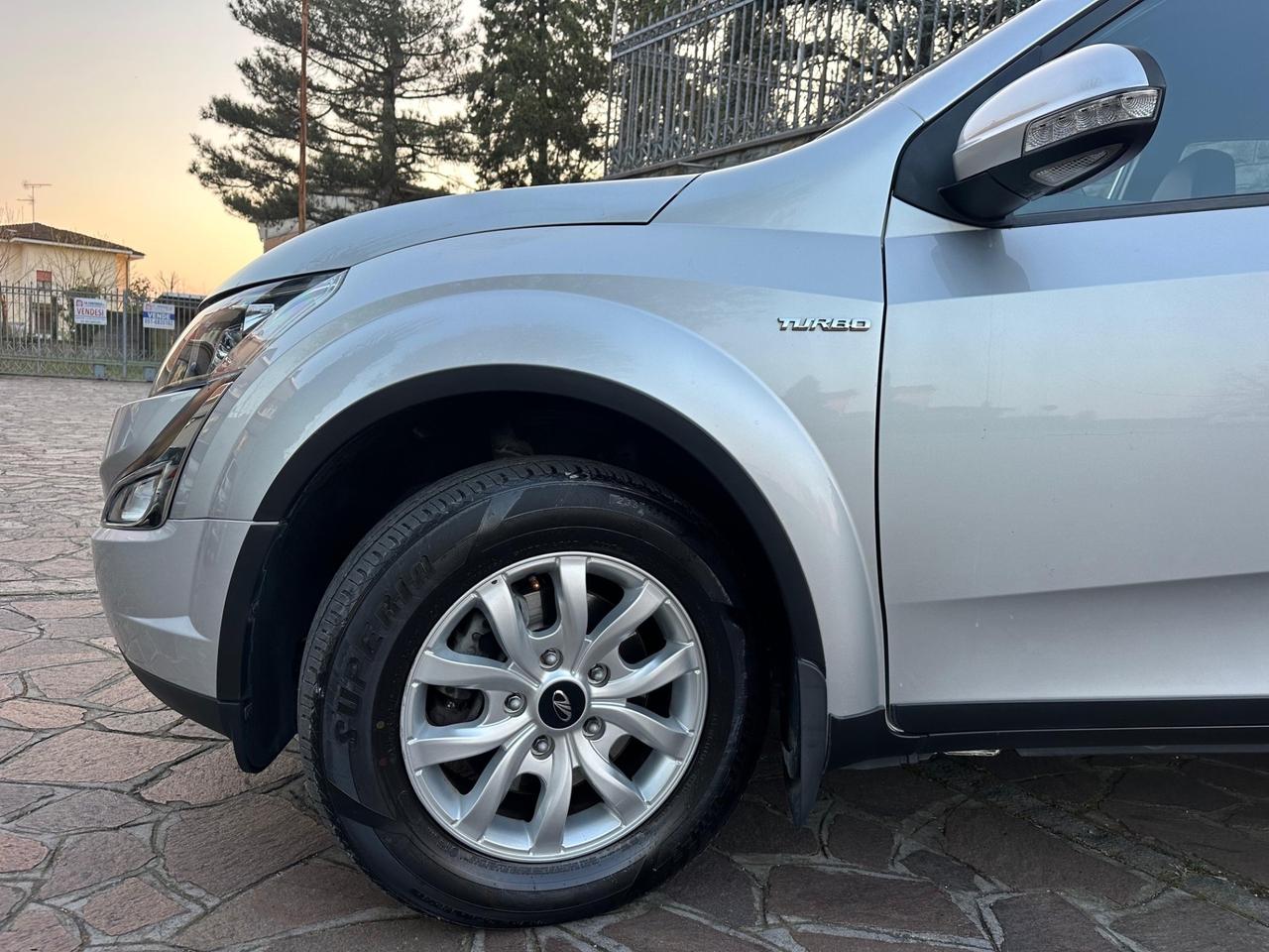 Mahindra XUV500 7 POSTI 2.2 16V AWD W10