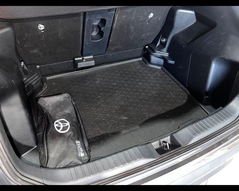 Toyota Yaris Cross 1.5h Lounge fwd 116cv e-cvt