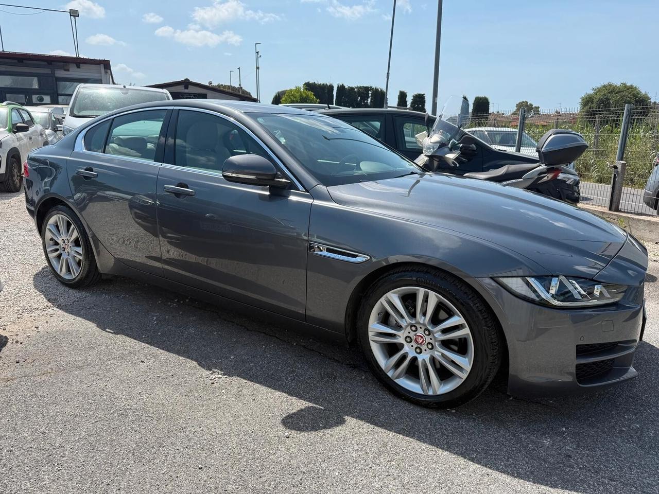 Jaguar XE 2.0 D Turbo 180CV aut. Portfolio Solo 87.000Km