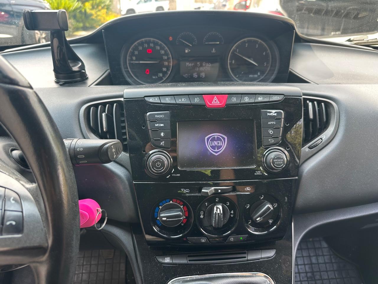 Lancia Ypsilon 1.3 MJT 16V 95 CV 5 porte S&S Silver
