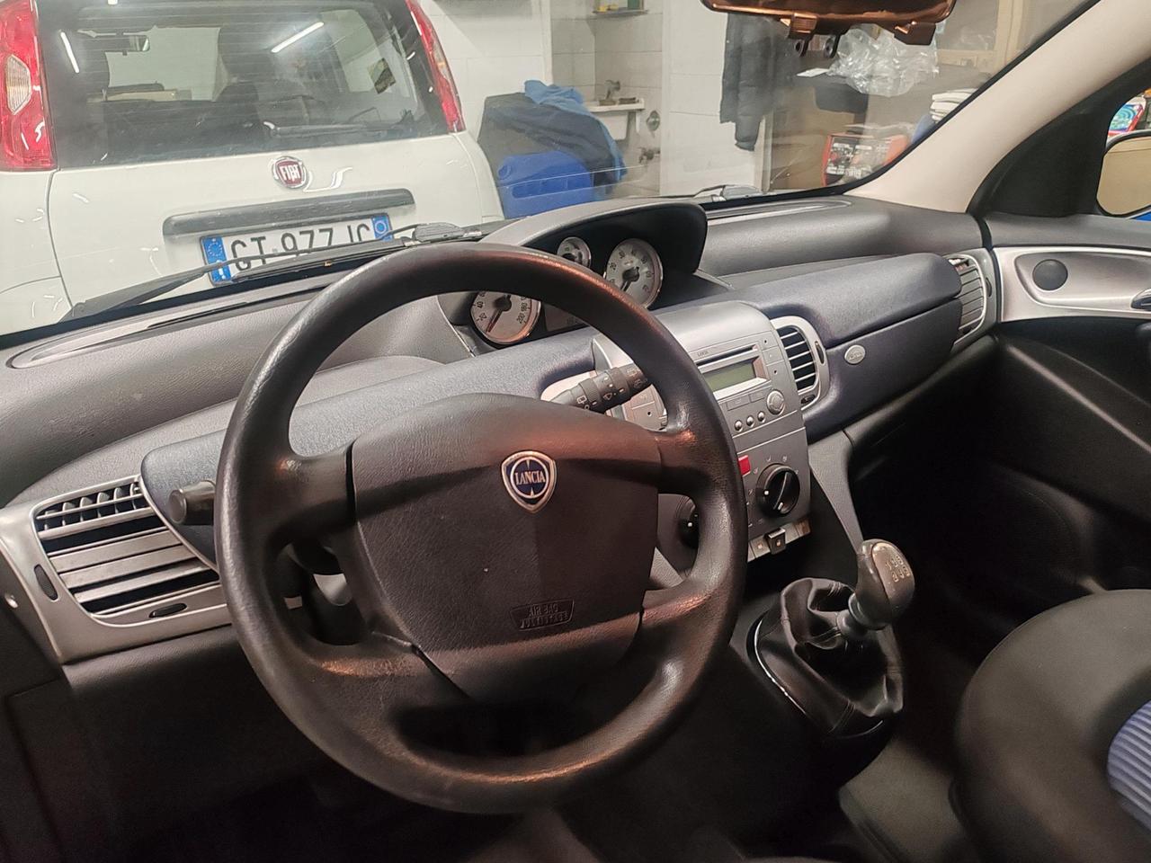 Lancia Ypsilon 3 Porte Ypsilon 1.2 8v Argento