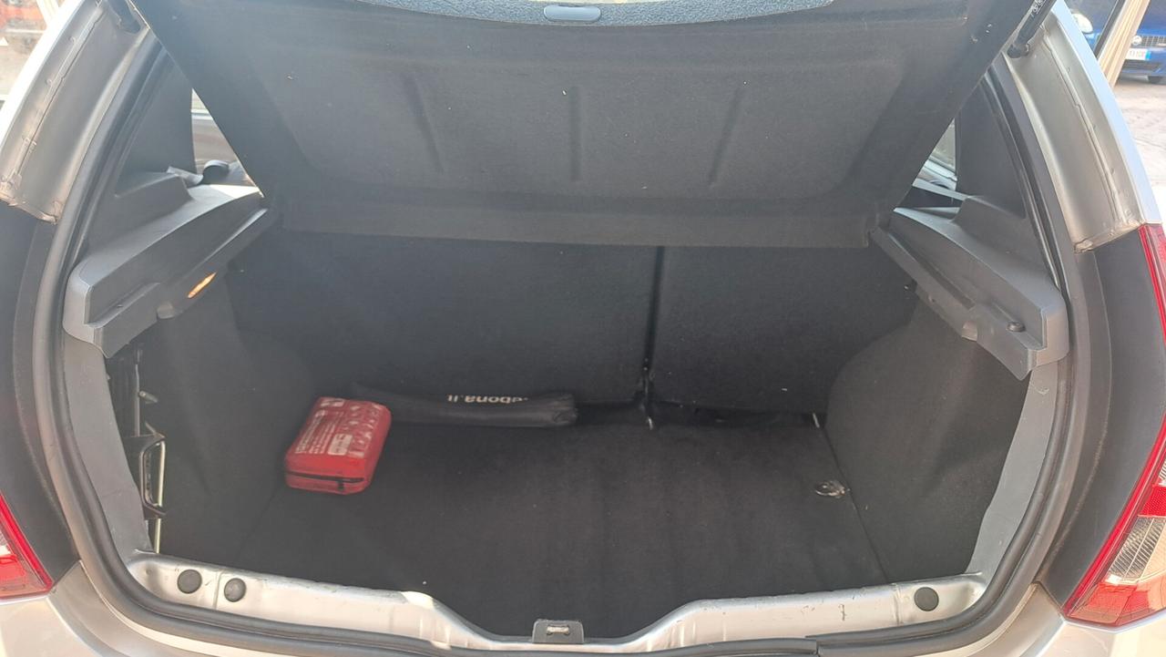 Dacia Sandero 1.2 16V Lauréate OK NEO PATENTATI