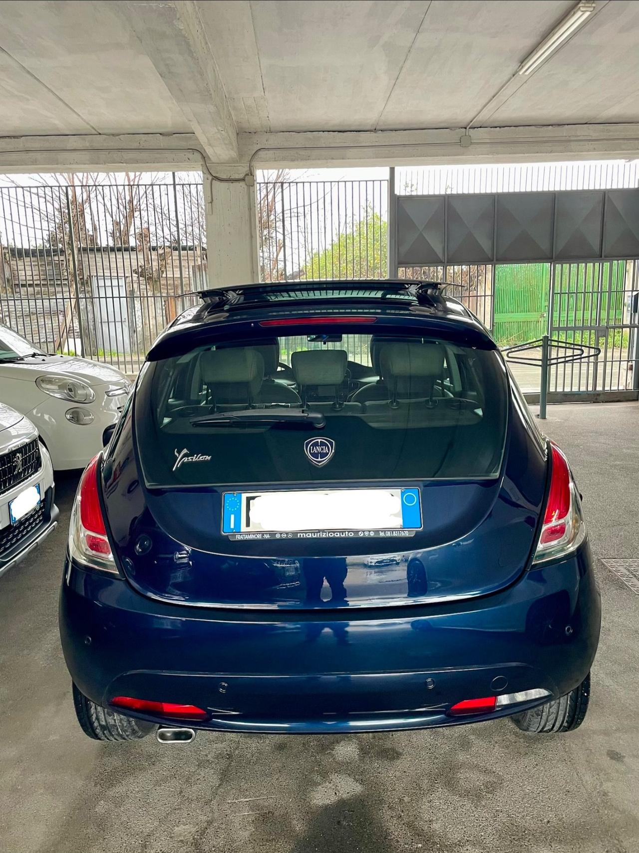Lancia Ypsilon 1.2 69 CV 5 porte GPL Ecochic Unyca tetto nav sensori pelle
