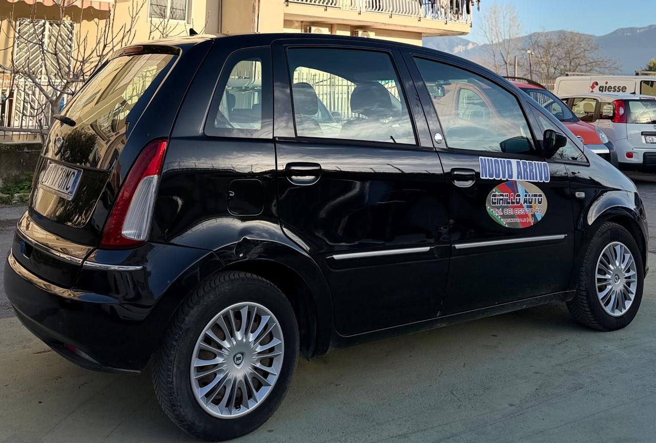 PACCHETTO DI 2 AUTO:ANNUNCIO RIVOLTO A COMMERCIANTI