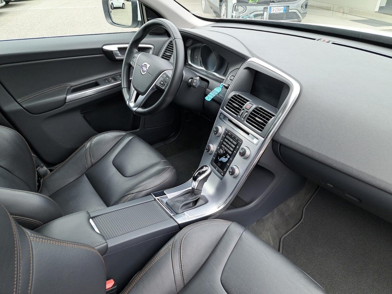 Volvo XC60 2.4 d5 kinetic awd 220cv geartronic