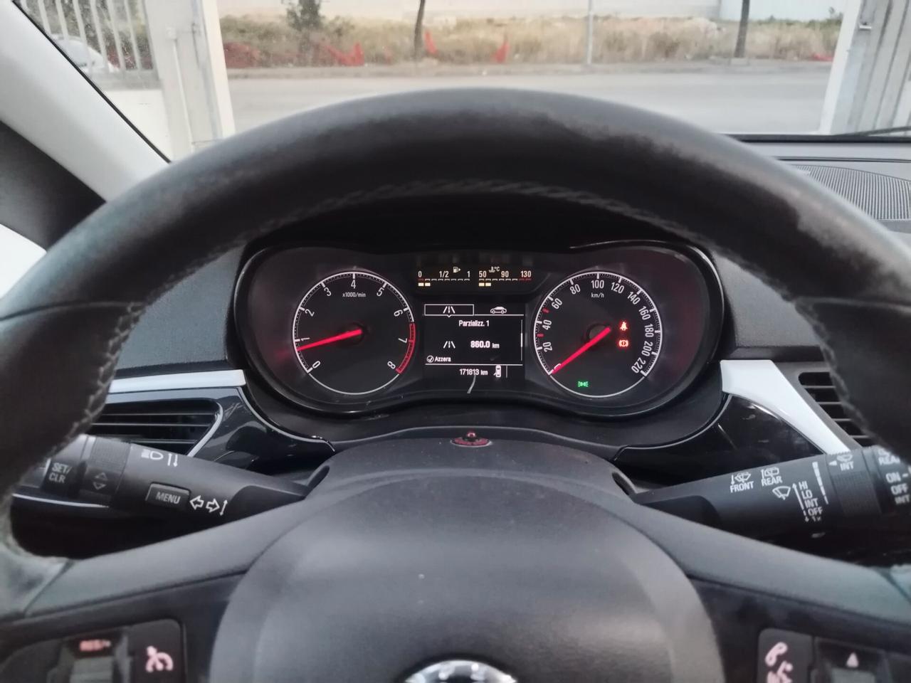 Opel Corsa 1.4 90CV GPL Tech 5 porte b-Color