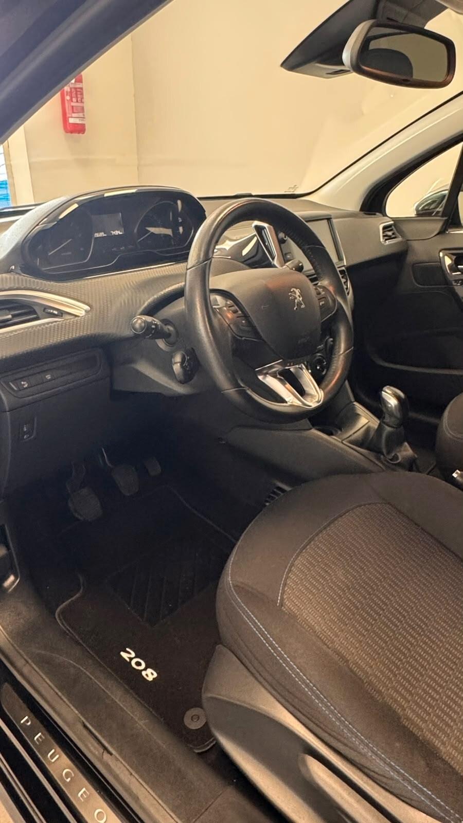 Peugeot 208 BlueHDi 100 S&S 5 porte Signature