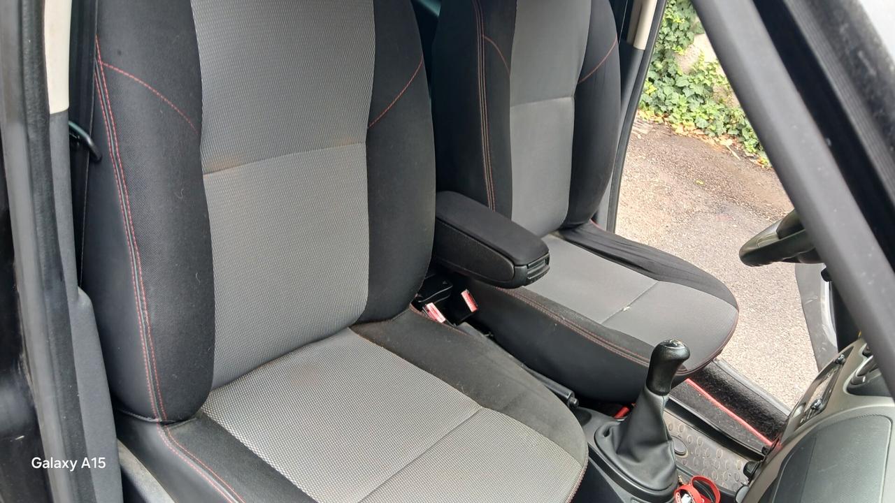 Dacia Duster 1.6 110CV CAR PLAY