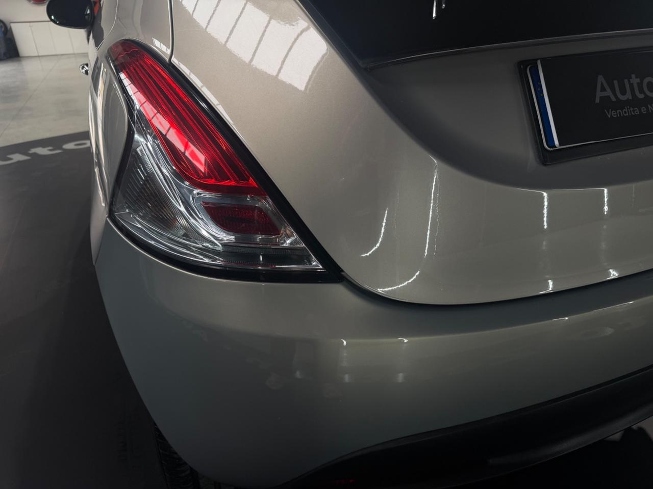 Lancia Ypsilon 1.3 MJT 16V 95 CV 5 porte S&S Silver