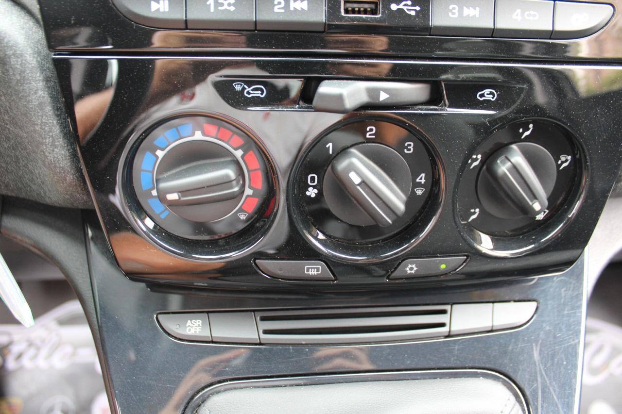 Lancia Ypsilon 1.0 FireFly 5 porte S&S Hybrid Ecochic Silver