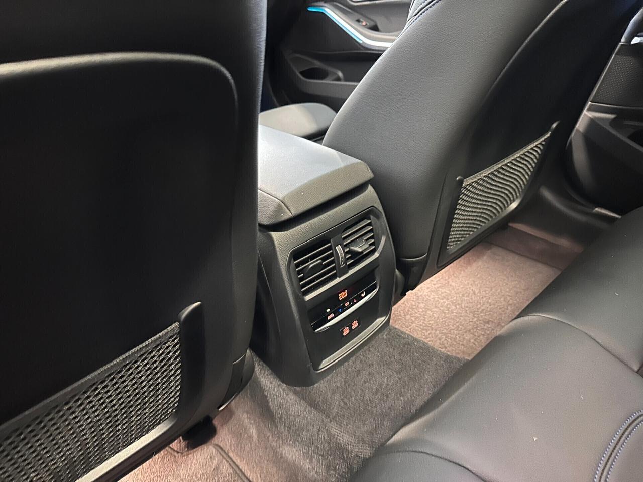Bmw 320 d 48V xDrive Touring M Sport PANORAMA / LED / R19 / CAMERA POST.
