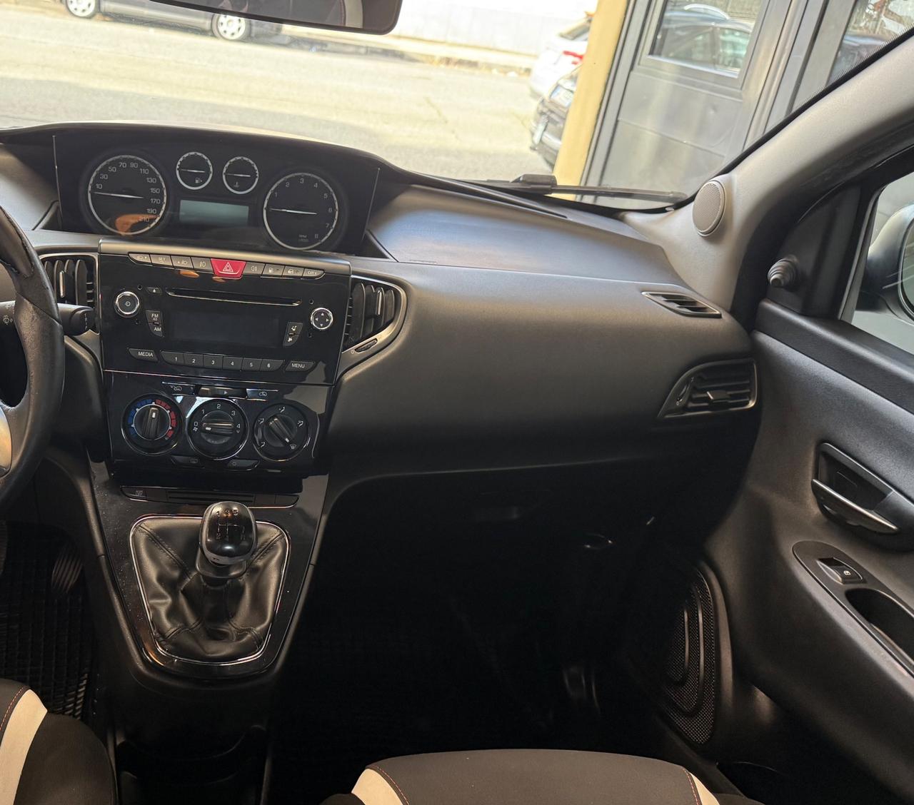 Lancia Ypsilon 1.2 69 CV 5 porte GPL Ecochic Gold