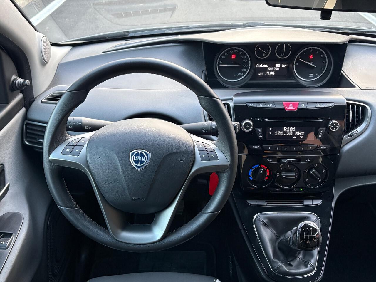 Lancia Ypsilon 1.2 BENZINA 2014 NEOPATENTATI