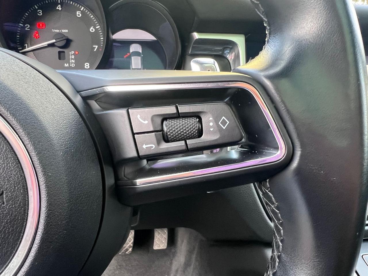 Porsche Macan 2.0 S #8216