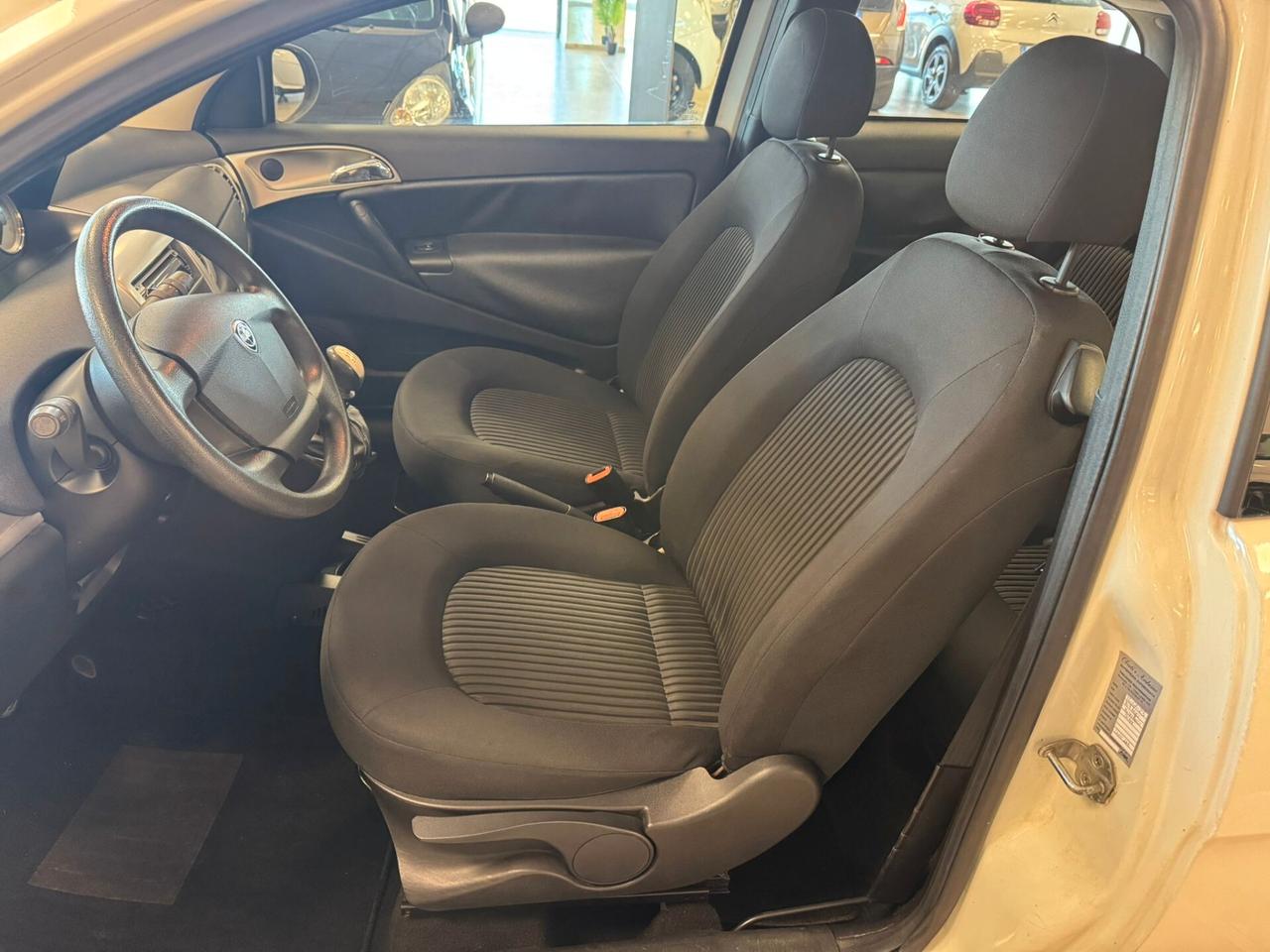 Lancia Ypsilon 1.2 Versus