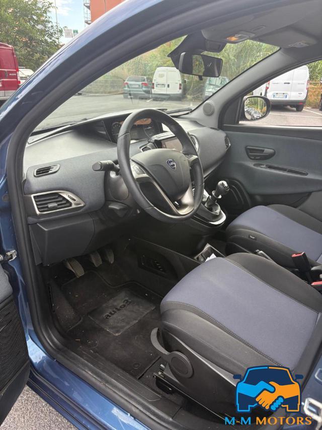 LANCIA Ypsilon 1.0 69 CV 5 porte IBRIDA Alberta Ferretti
