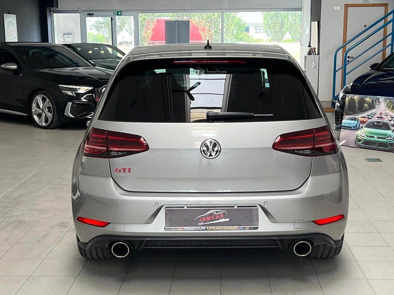 Volkswagen Golf GTI Performance 2.0 TSI 230CV