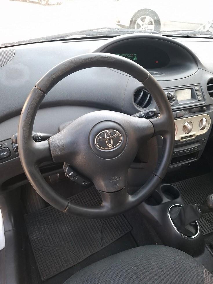 Toyota Yaris 1.3 5 porte Luna - 2005