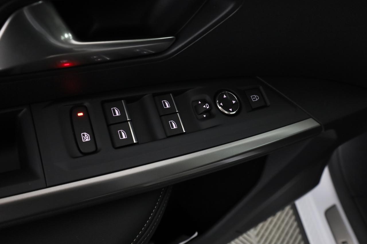 PEUGEOT 5008 3ª serie 5008 Hybrid 145 e-DCS6 GT