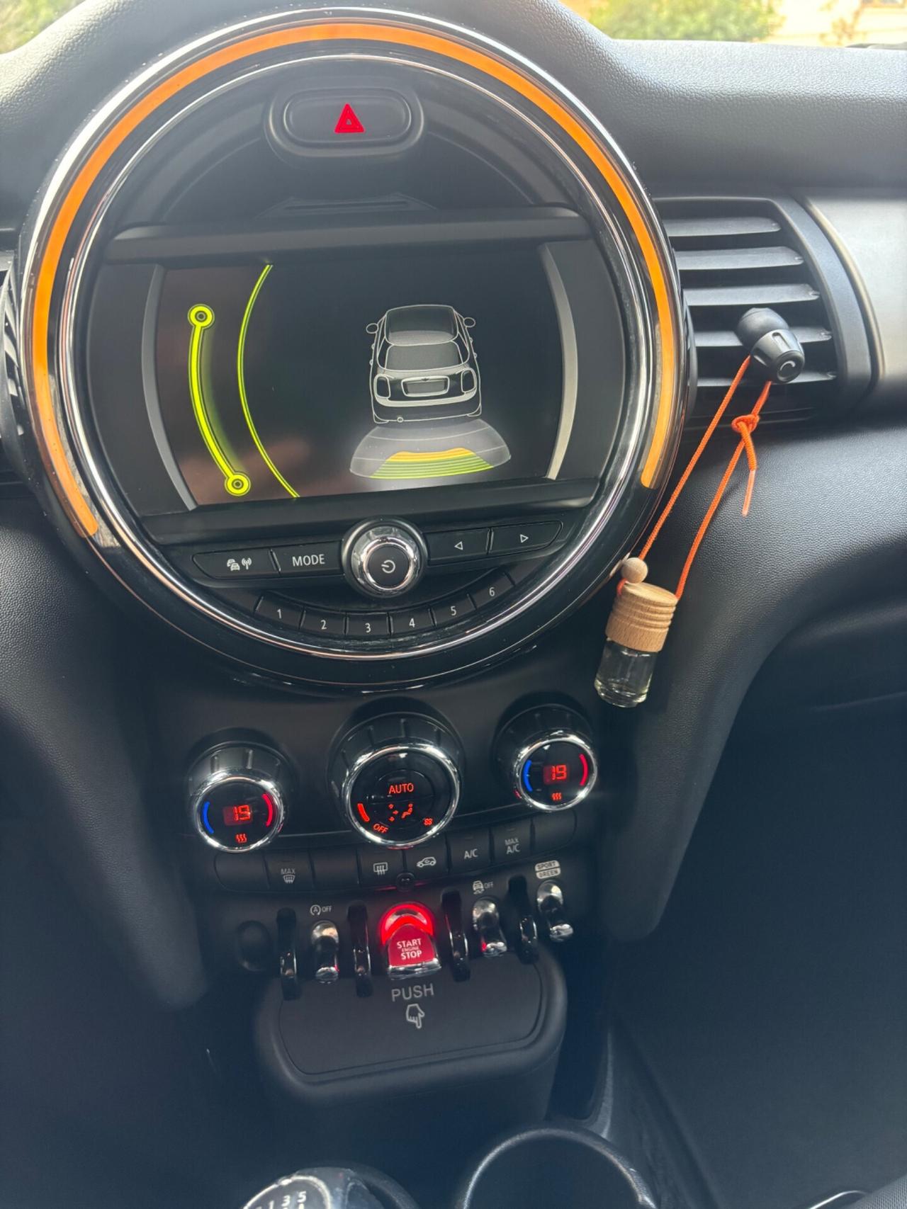 Mini 1.5 Cooper D 95cv NEOPATENTATI