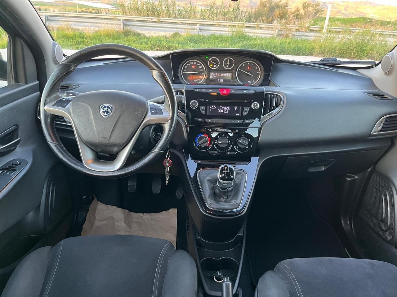 Lancia Ypsilon 1.2 69 CV 5 porte Gold