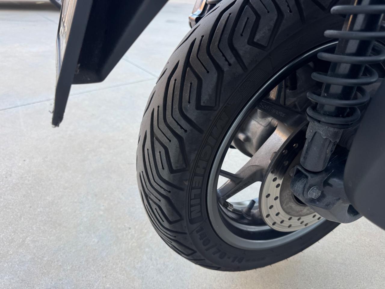 Yamaha X-Max 300 ABS