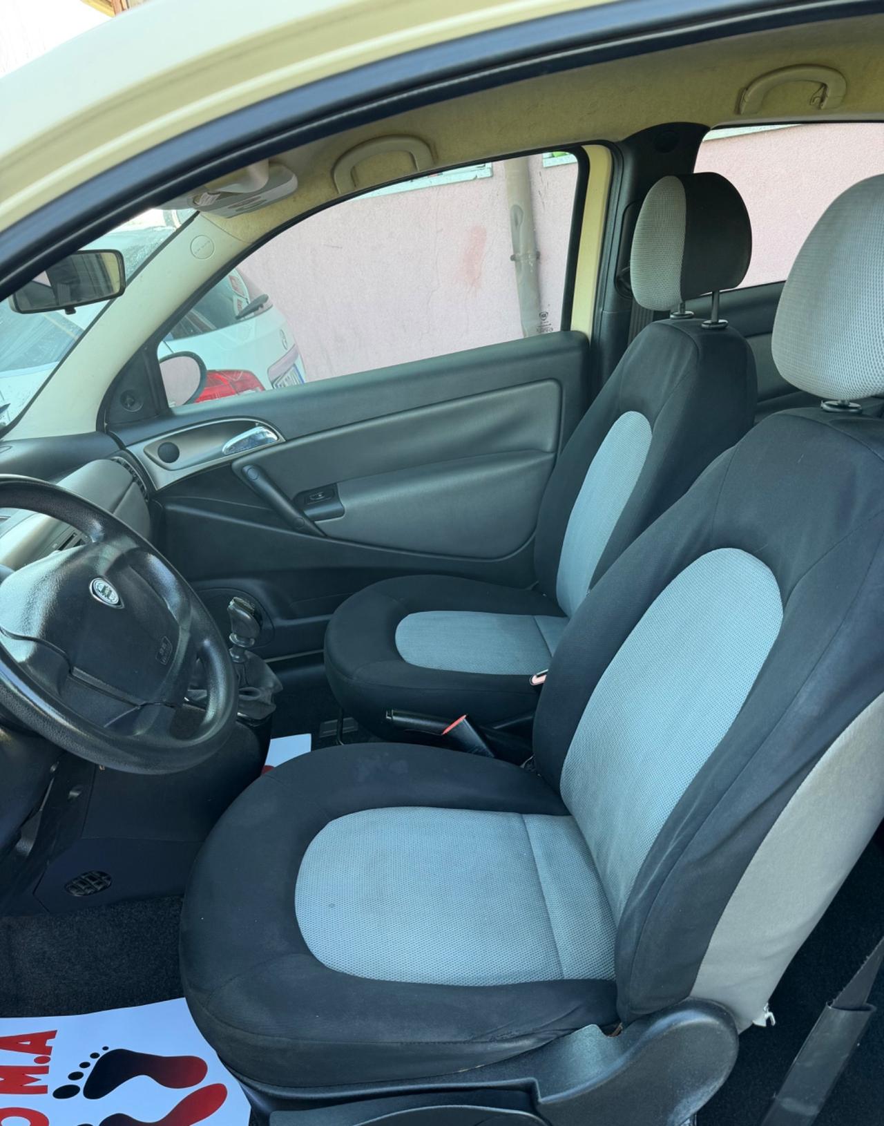 Lancia Y 1.2 benzina ok neopatentati ! ! !