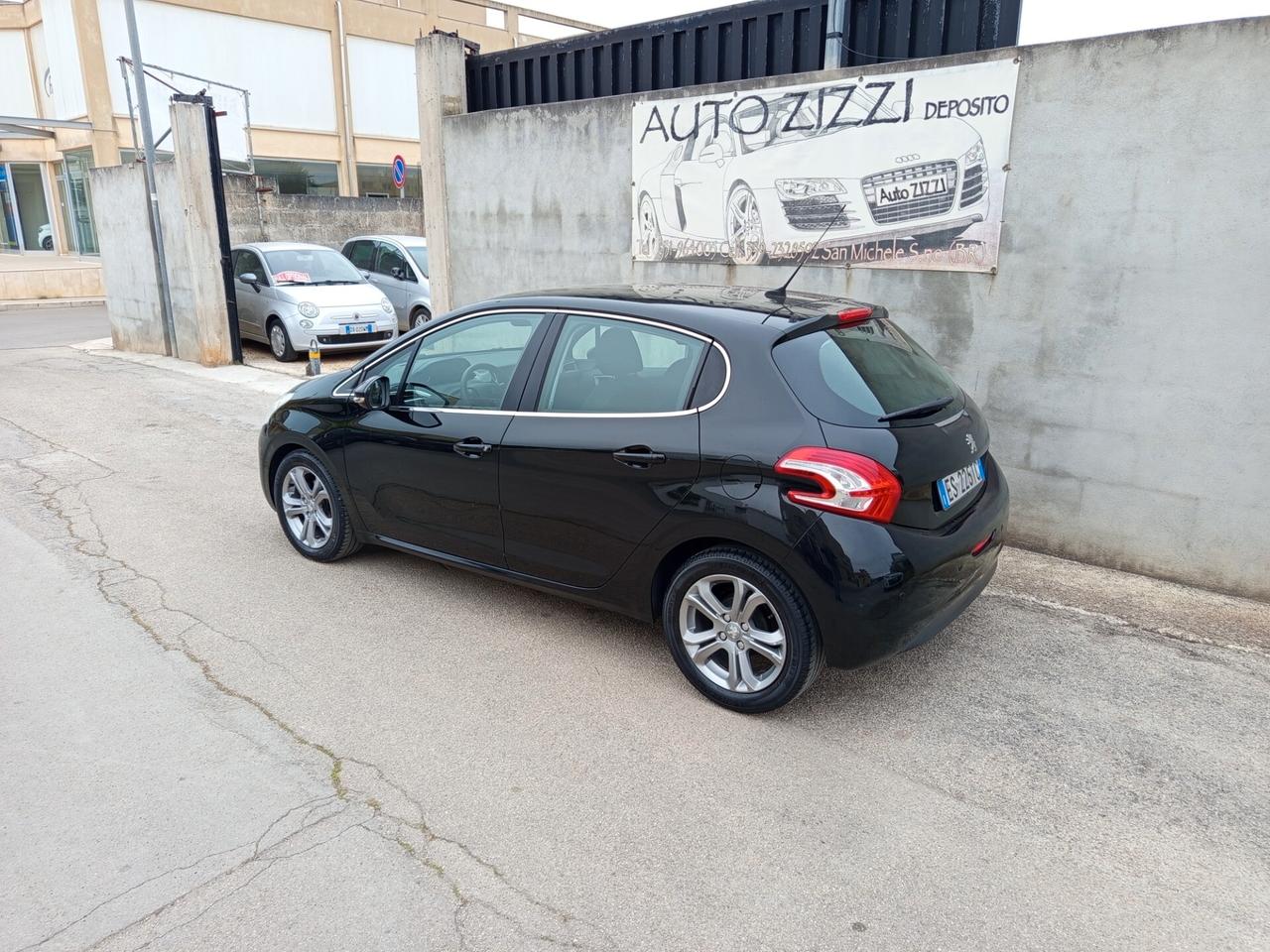 Peugeot 208 1.4 HDi 68 CV 5 porte Allure