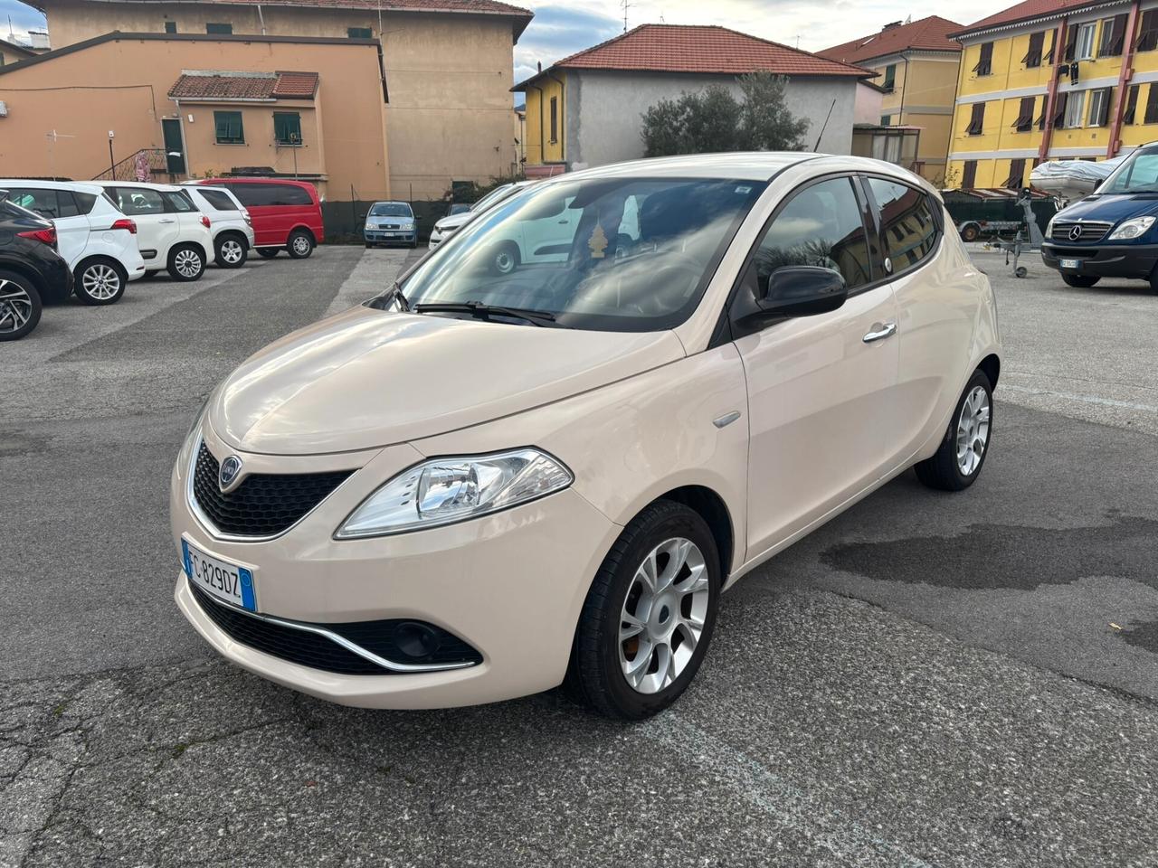 Lancia Ypsilon 1.2 69 CV 5 porte GPL Ecochic Gold